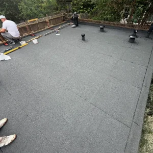 installing-felt-roof-flat-roofing-queensway-london