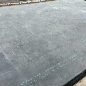 roofers-installing-felt-roof-flat-roofing-essex